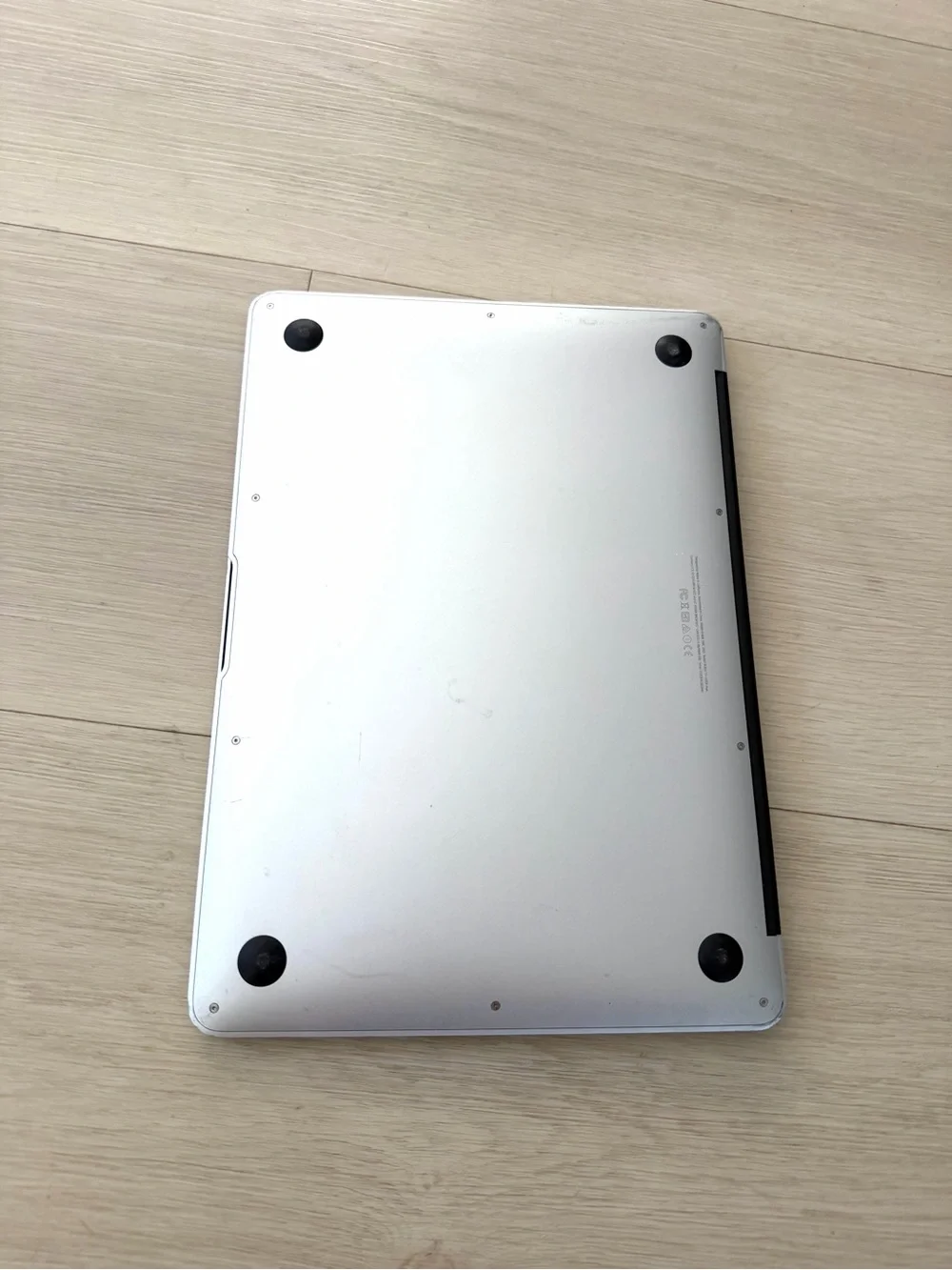 Apple MacBook Air 13 2015 Intel i5 1.6GH 4GB RAM El Capitan - NEEDS NEW BATTERY